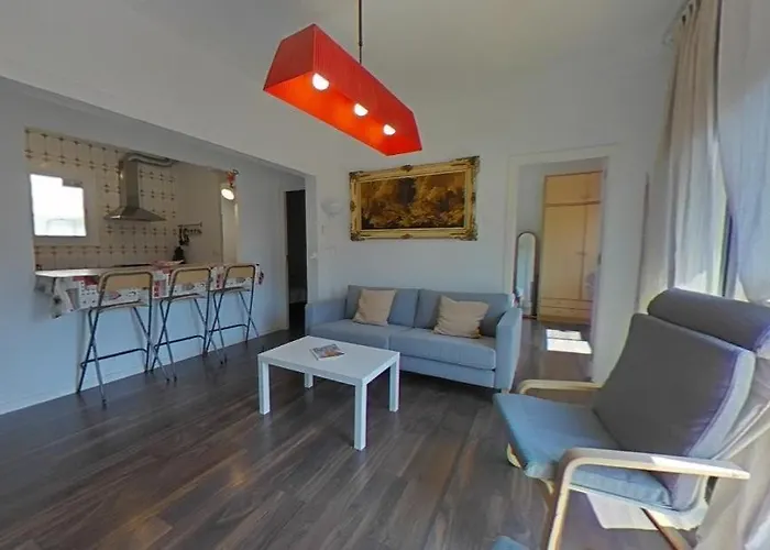 Near Clot & Sagrada Familia Apartment